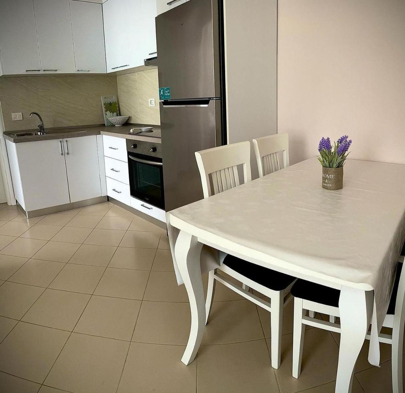 Endy Apartaments Orikum Exterior photo